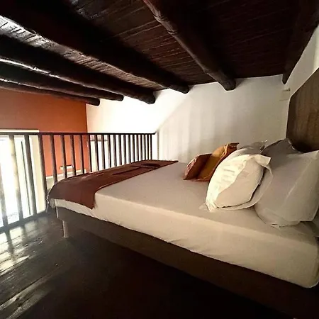 Casa Donnaregina * Naples