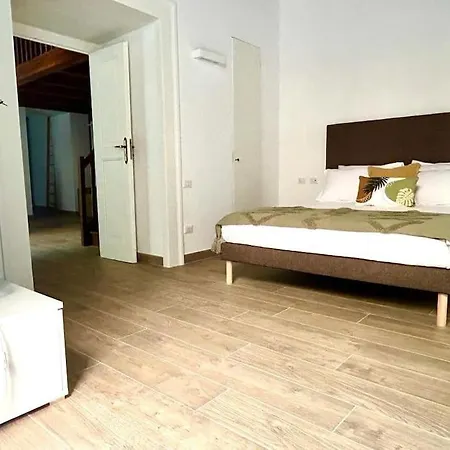 Casa Donnaregina Apartment