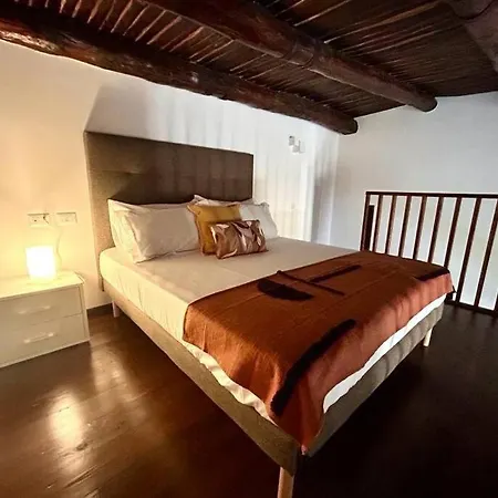 Casa Donnaregina Apartment *