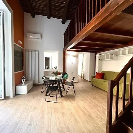Casa Donnaregina
